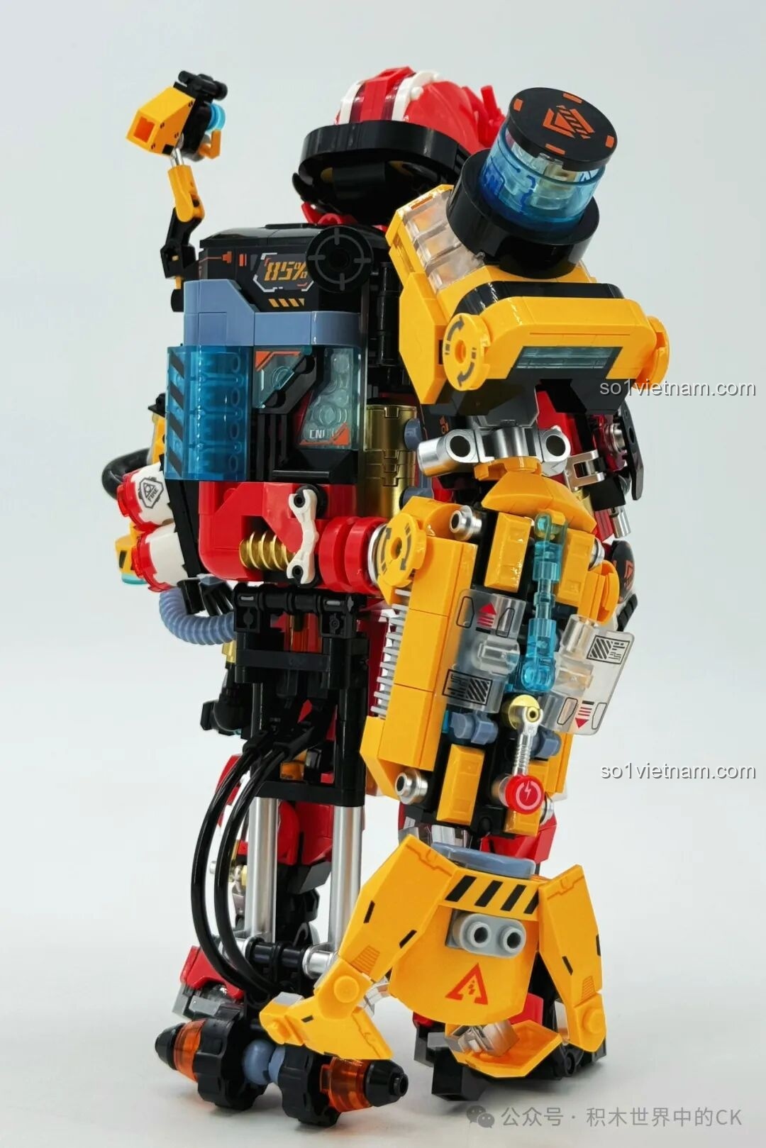 Mô hình Robot Cứu Hỏa Phá Vỡ Giới Hạn iBlock ib1101 đứng trên đế trưng bày, nhìn từ phía trước.