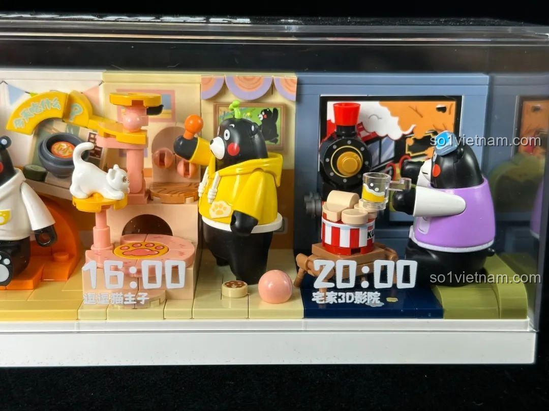 Góc nhìn tổng thể của Gấu Kumamon 0038 trong hộp trưng bày, mang lại niềm vui bất tận cho bé 6 tuổi.