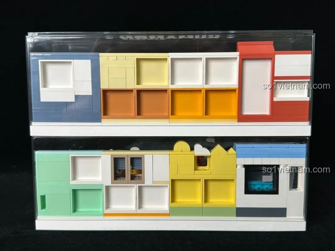 Mặt sau hai mô hình đồ chơi mô hình Kumamon Cuộc Sống Ở Nhà và 880039 xếp chồng, thể hiện sự tương thích hoàn hảo.