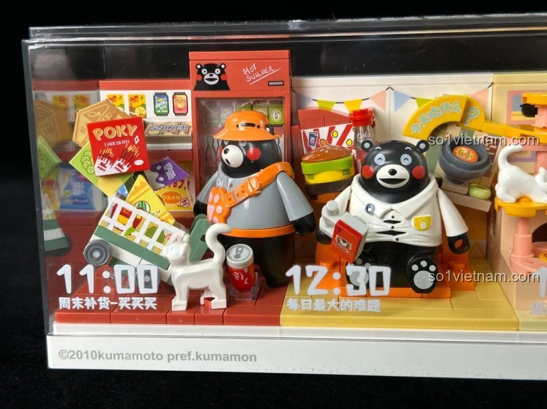 Cạnh bên của hai mô hình inbrixx Kumamon 880038 và 880039 được xếp chồng lên nhau.