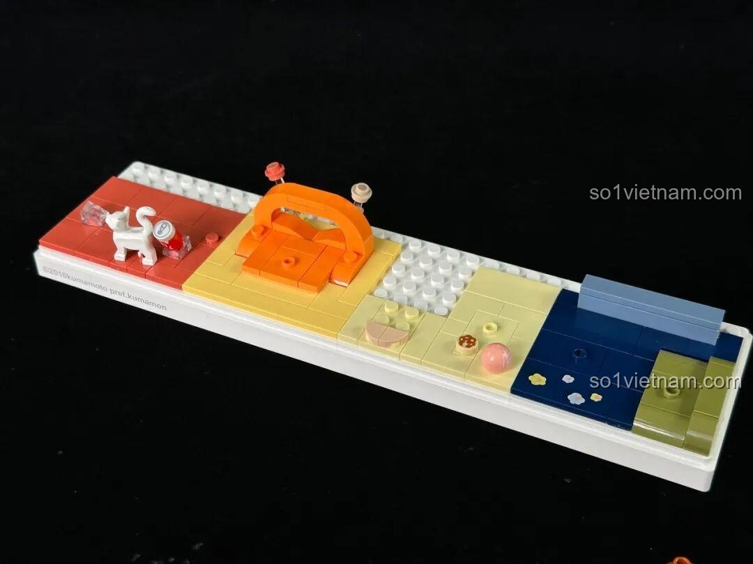 Chi tiết máy bán hàng tự động và đồ ăn vặt trong bộ inbrixx Kumamon 880038.