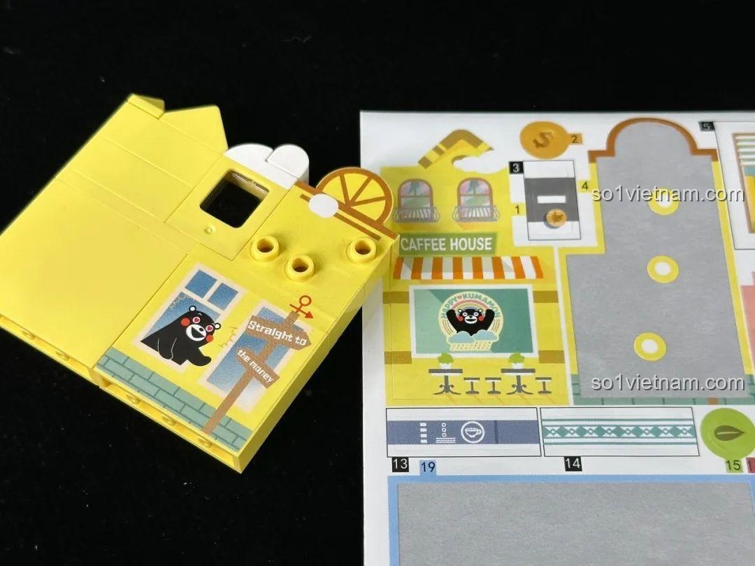 Chi tiết quán cà phê và đường phố trong bộ inbrixx Kumamon 880039.