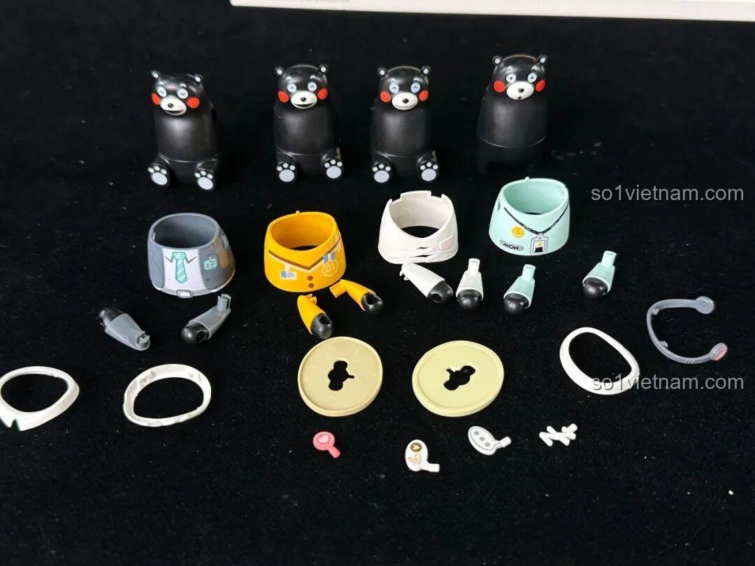 Các bộ phận của 4 minifigures Kumamon và phụ kiện trong bộ inbrixx Kumamon 880039.