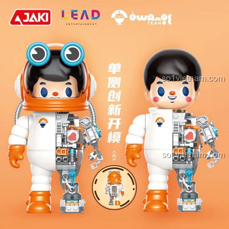So sánh hai mặt của mô hình phi hành gia Space Owangeboy NO.07 JAKI HK301, đồ chơi lắp ghép cho bé 8 tuổi, thể hiện sự khác biệt giữa trang phục và cơ khí