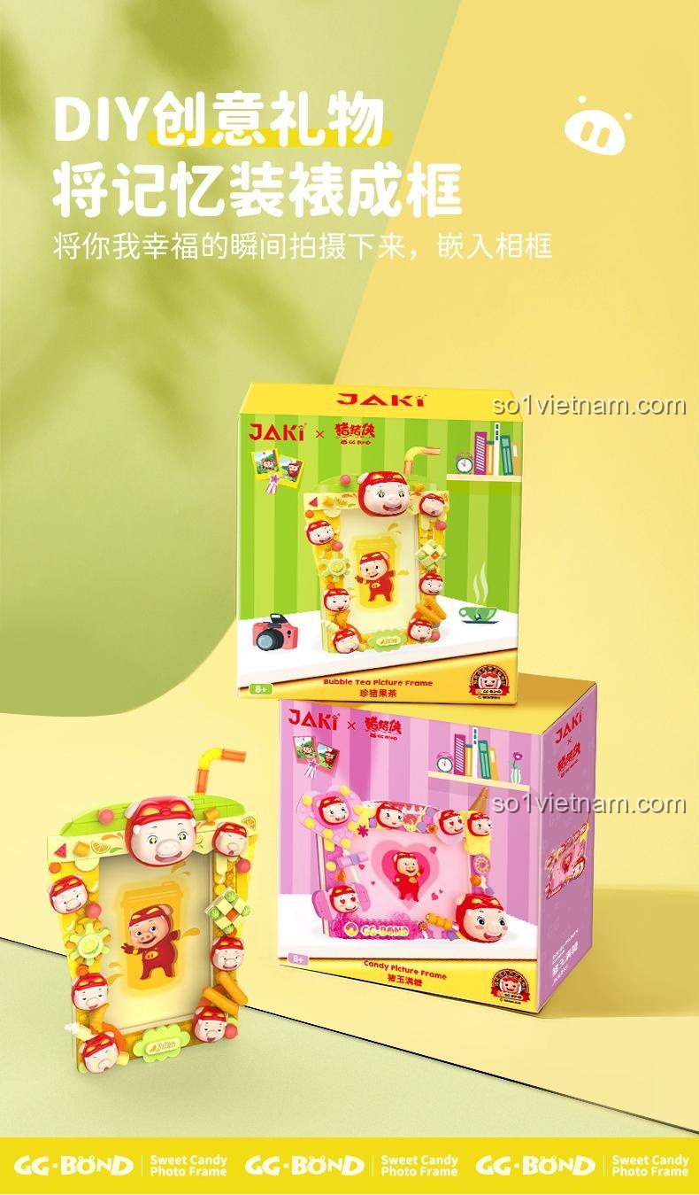 Hướng dẫn sử dụng đồ chơi mô hình Đồ trang trí bàn học GG Bond 6816, cho thấy cách lồng ảnh và chân đế có thể điều chỉnh.