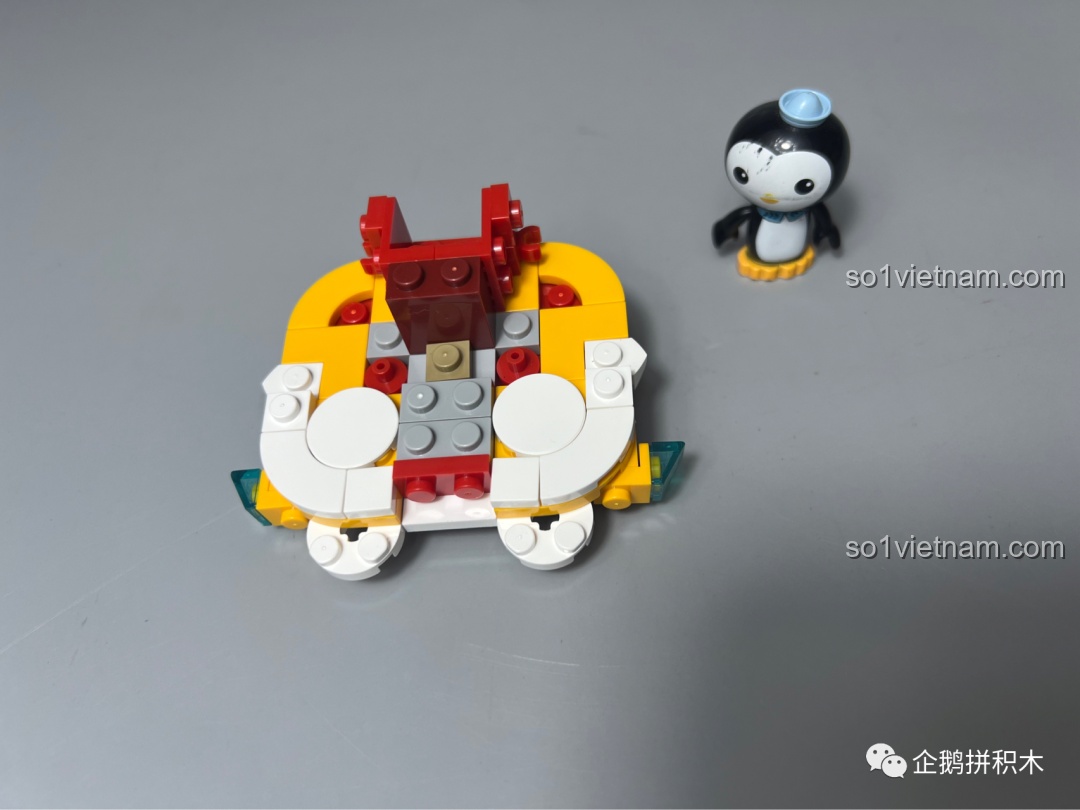 Bắt đầu lắp ráp phần đầu của Sư Tử Múa Lân JAKI, phần thú vị nhất của mô hình.