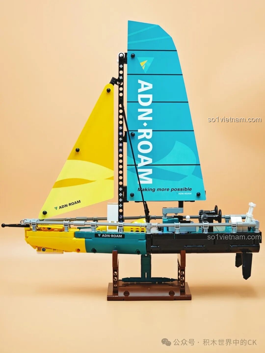 Mô hình Thuyền Buồm Vượt Biển JIESTAR 58123 hoàn thiện với cánh buồm vàng