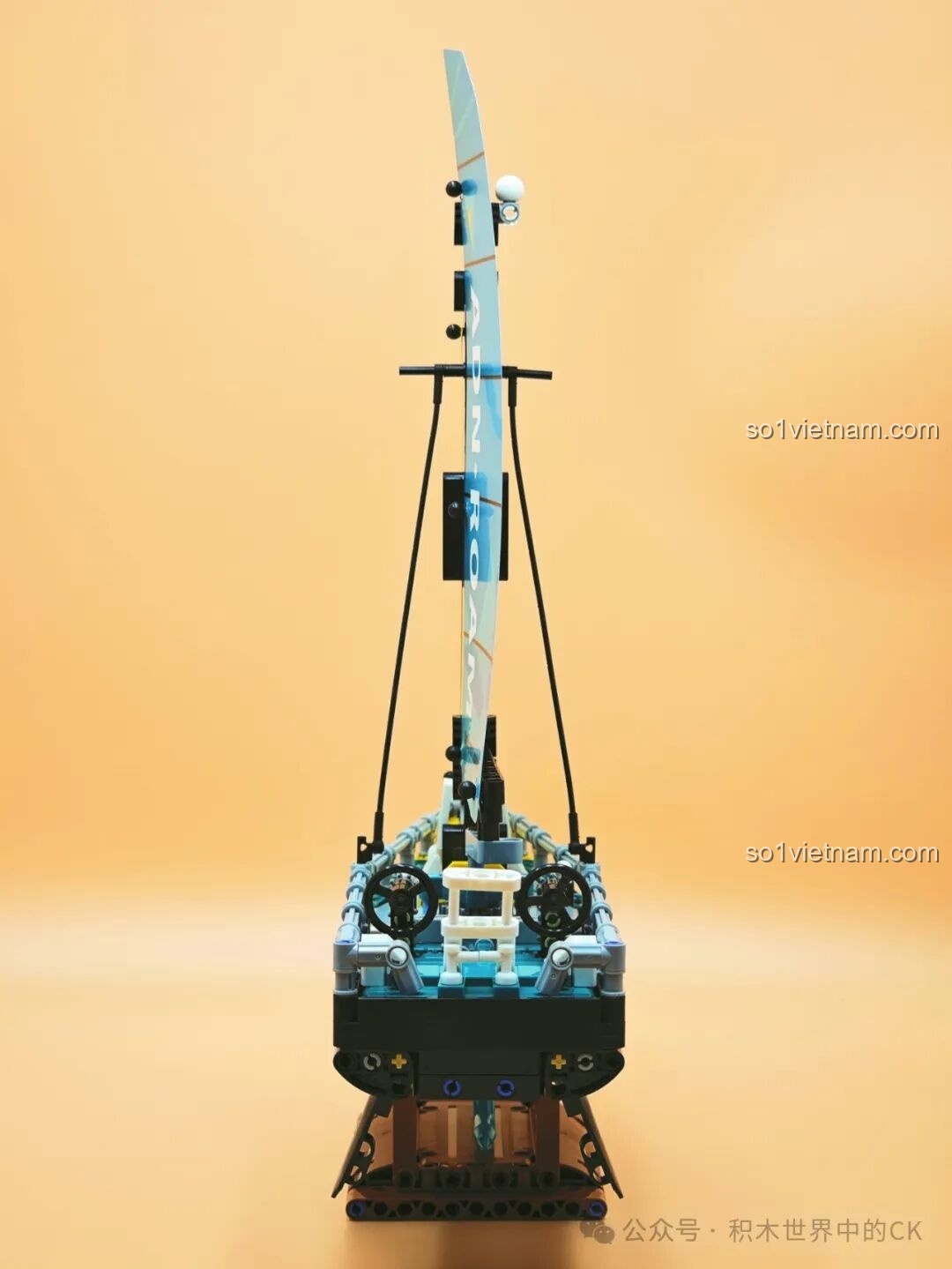 Mô hình Thuyền Buồm Vượt Biển JIESTAR 58123 nhìn từ bên hông