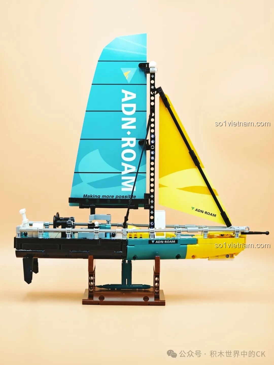 Mô hình Thuyền Buồm Vượt Biển JIESTAR 58123 nhìn từ góc nghiêng