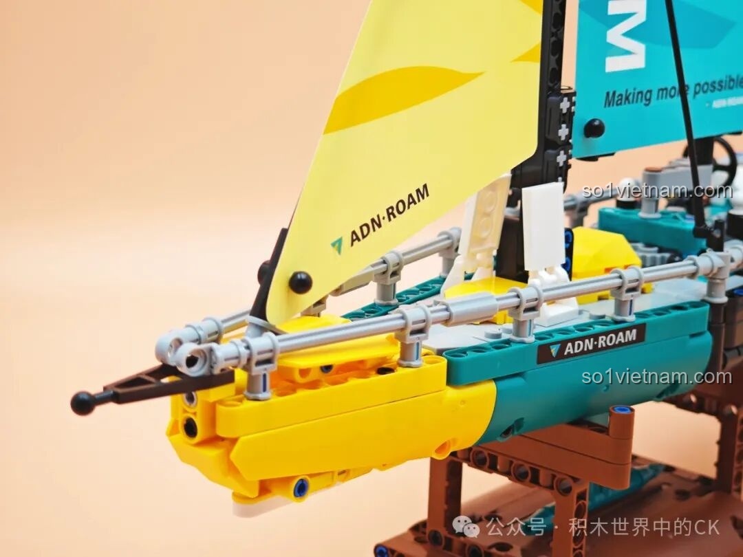 Mô hình Thuyền Buồm Vượt Biển JIESTAR 58123 nhìn từ phía trước