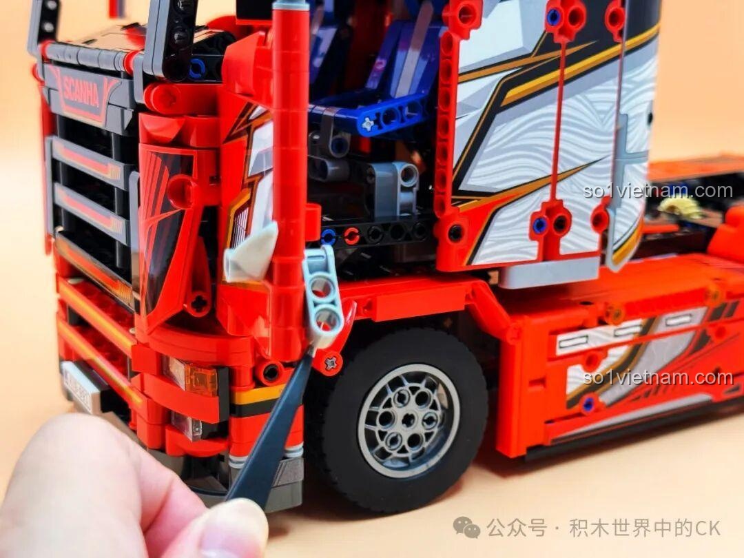 Góc nhìn phía trước bộ lắp ghép Jie Star JJ9070 Xe Đầu Kéo Scania, đồ chơi mô hình xe tải Scania.