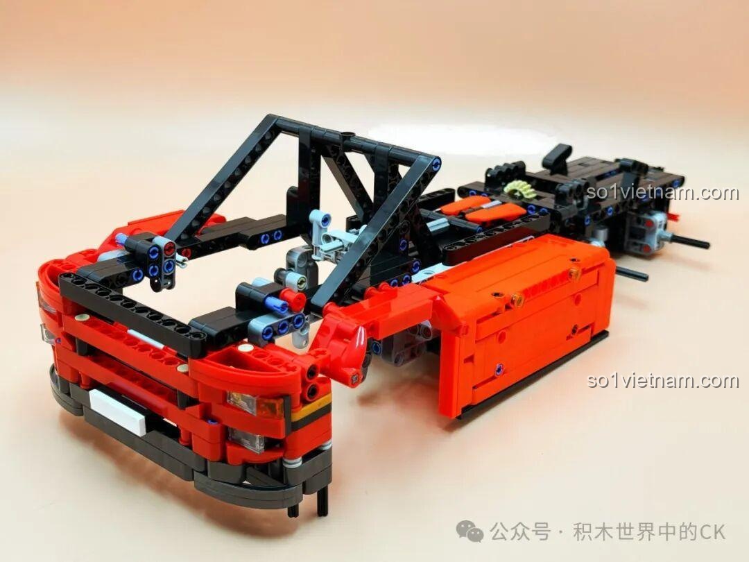 Khung xe đang lắp ráp bộ lắp ghép Jie Star JJ9070 Xe Đầu Kéo Scania, đồ chơi mô hình xe tải Scania cho con trai 14 tuổi.