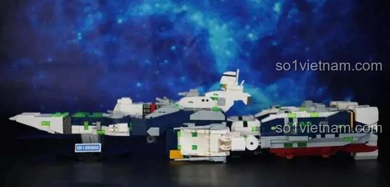 Ảnh review thực tế bộ lắp ghép JIESTAR 58144 Tàu chiến không gian SDF-1 Macross ở chế độ pháo đài, chất lượng cao, giá tốt cho con trai 14 tuổi