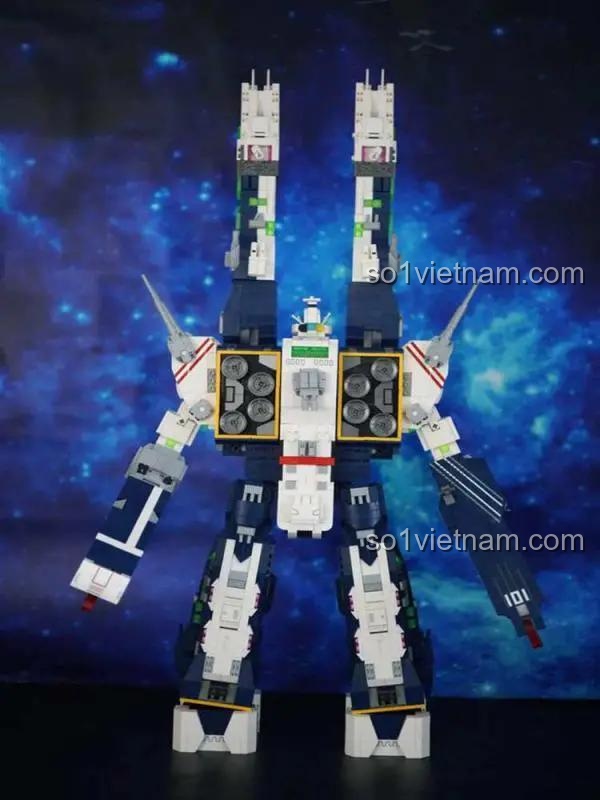 Ảnh review đồ chơi lắp ráp JIESTAR 58144 SDF-1 Macross ở chế độ robot chiến đấu, khớp linh hoạt, cho con trai 14 tuổi