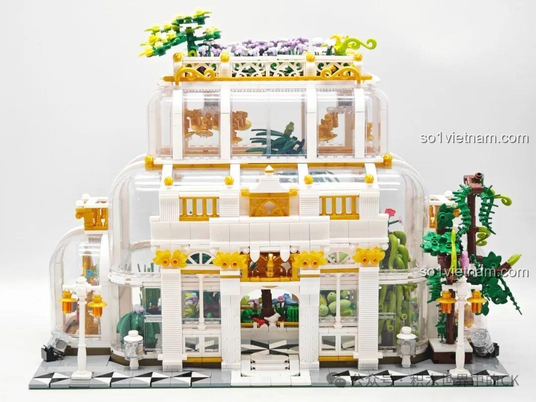 Chi tiết cây leo xanh mướt và chiếc xích đu nhỏ xinh trong mô hình JIESTAR JJ9044 Vườn Bách Thảo.