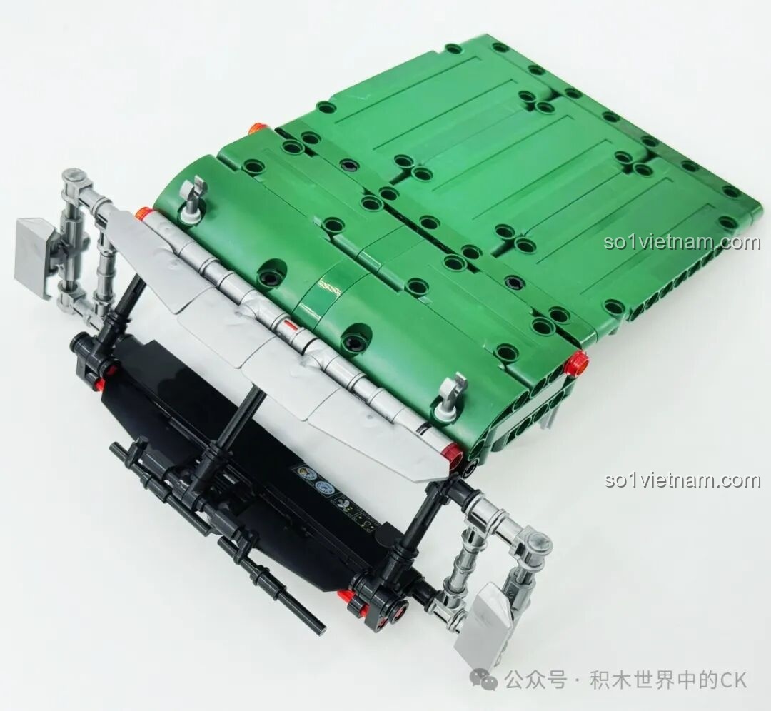 Phần mui xe và các chi tiết bên hông được lắp ghép cho JIESTAR JJ9069 Peterbilt 389. Review JIESTAR JJ9069 Peterbilt 389.