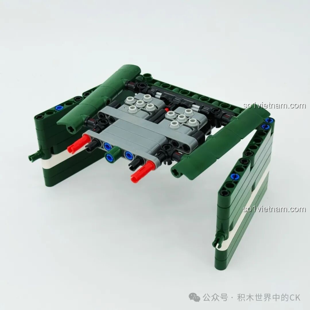 Góc nhìn khác trong quá trình lắp ráp JIESTAR JJ9069 Peterbilt 389, cho thấy sự phức tạp. Review JIESTAR JJ9069 Peterbilt 389.