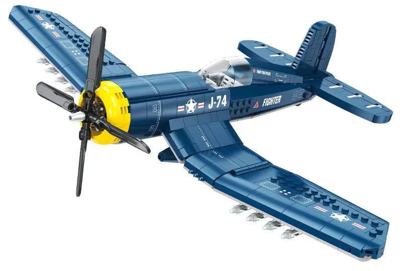 Poster quảng cáo ấn tượng của bộ lắp ráp JJ9216. Hình ảnh Chiến đấu cơ F4U Corsair bay lượn trên nền núi tuyết hùng vĩ, thể hiện sự mạnh mẽ và chi tiết của mô hình.