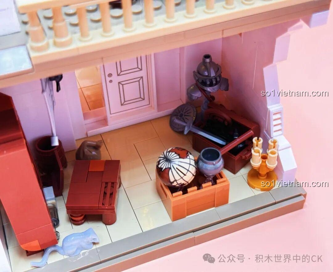 Mô hình Thư viện Châu Âu JIESTAR 57015 nhìn từ góc nghiêng với ánh đèn lung linh.