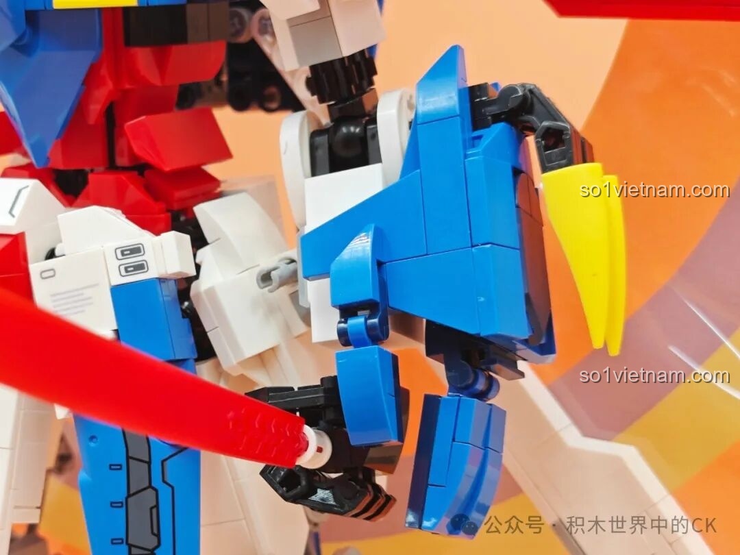 Chi tiết phần thân của JIESTAR 58107 God Iron-Blooded