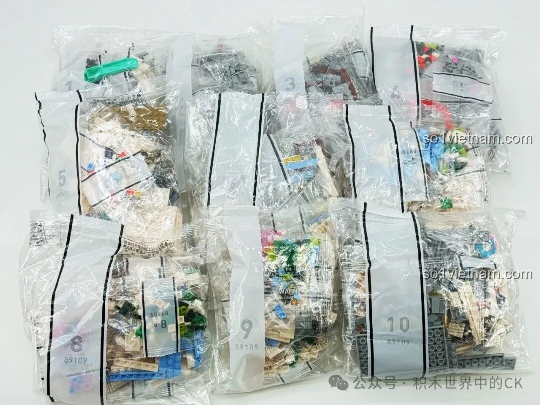 Các túi chi tiết của bộ xếp hình JIESTAR 89109 Nhà hàng Hoa Anh Đào