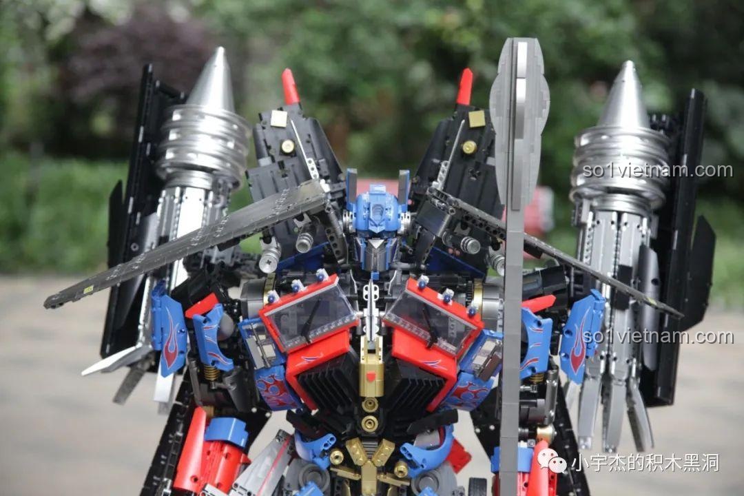 Cận cảnh phần thân trên của robot K-box V5006 sau khi hoàn thiện.