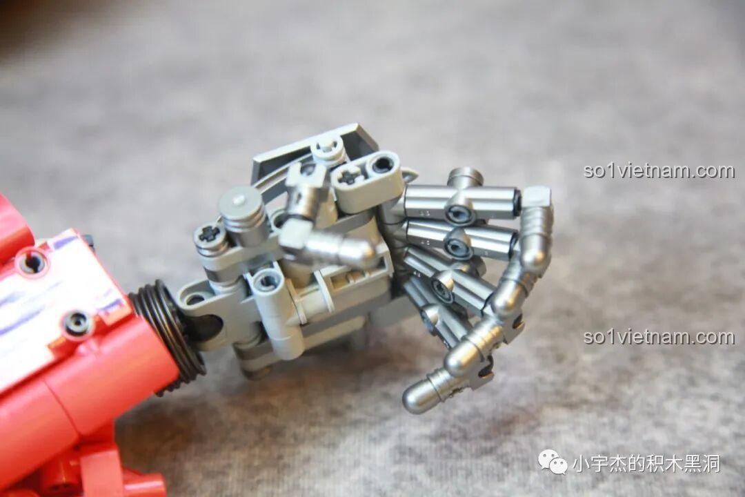 Cận cảnh các ngón tay có khớp của robot K-box V5006.