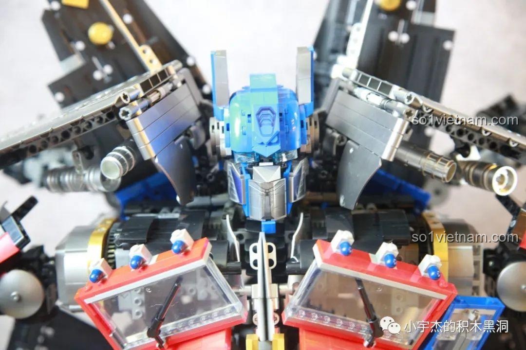 Gắn phần đầu đã hoàn thiện vào thân robot K-box V5006.