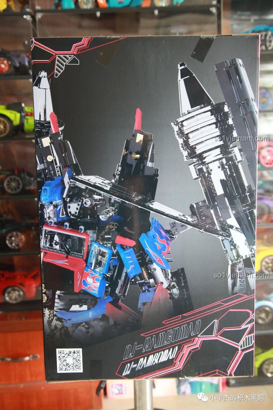 Một góc nhìn nghệ thuật khác của mô hình K-box V5006 Optimus Prime trên vỏ hộp.