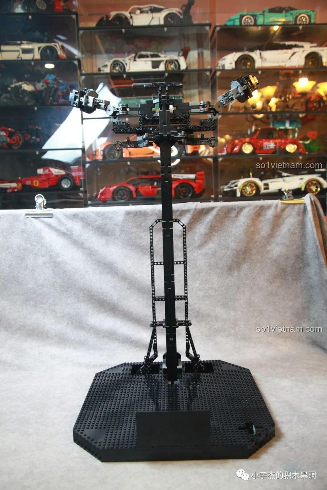 Khung đỡ của mô hình K-box V5006 đã hoàn chỉnh, cao tới 66cm.