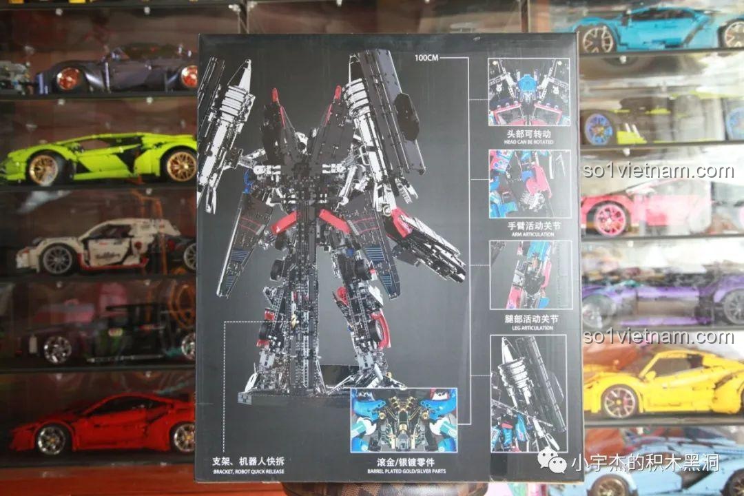 Hình ảnh mặt lưng của robot Optimus Prime K-box V5006 trên vỏ hộp, khoe bộ động cơ Jetfire.