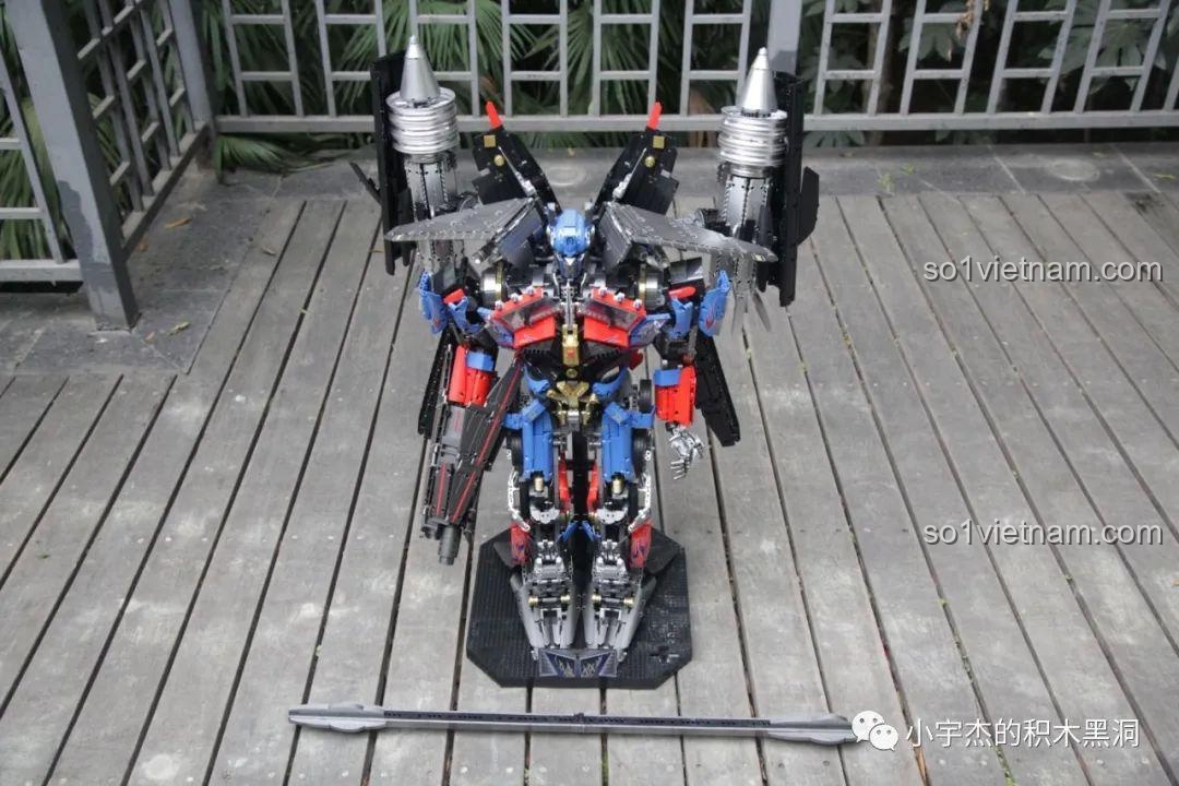 Toàn cảnh robot K-box V5006 khi không cầm vũ khí.