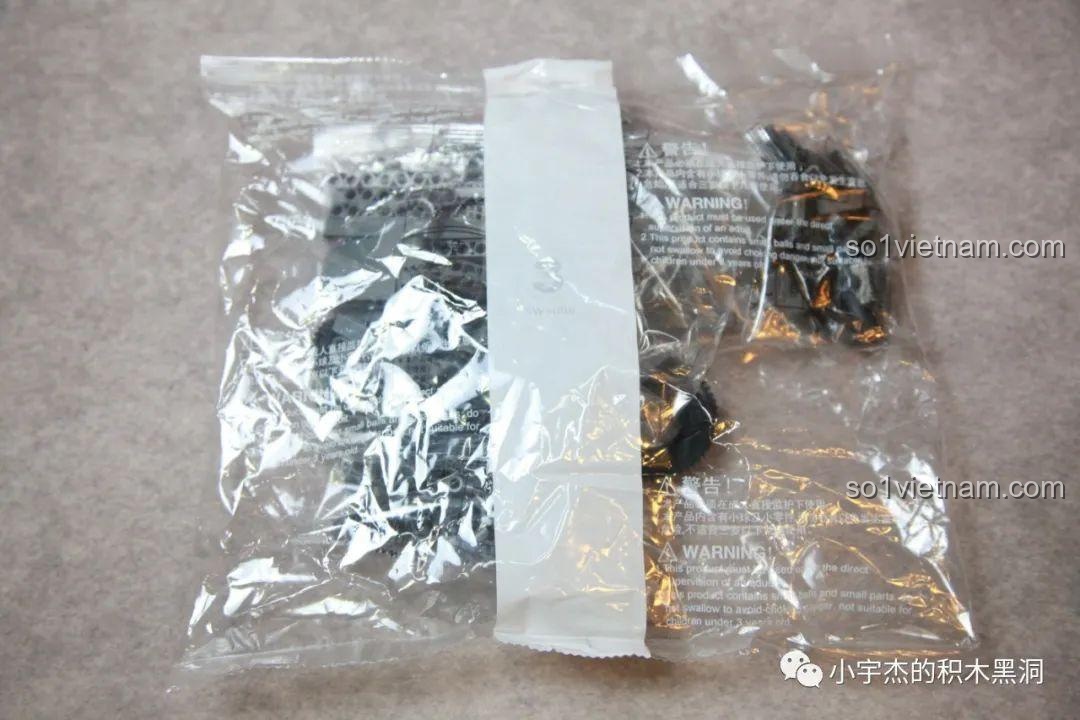 Túi mảnh ghép số 3 của bộ K-box V5006, bắt đầu lắp ráp phần chân robot.