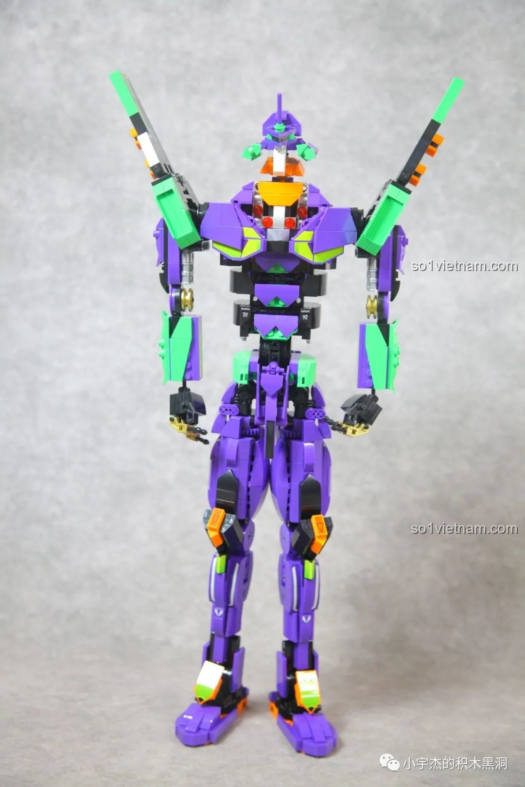 Robot EVA K盒子 V5013 cầm kiếm