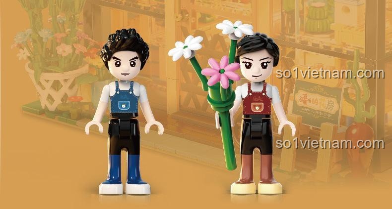 Hai minifigures chủ tiệm hoa đi kèm trong bộ lắp ghép Nhà Kính Trồng Hoa KAZI. Đồ chơi nhập vai thú vị.