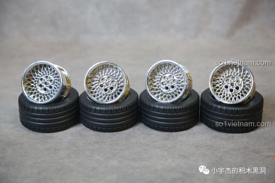 Cận cảnh bộ vành bánh xe mạ chrome sáng bóng của mô hình Land Rover Range Rover KBOX 10512.