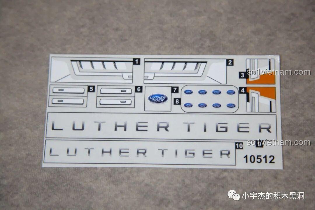 Tấm decal trong suốt với các chi tiết logo và đèn xe cho bộ lắp ghép KBOX 10512 Land Rover Range Rover.