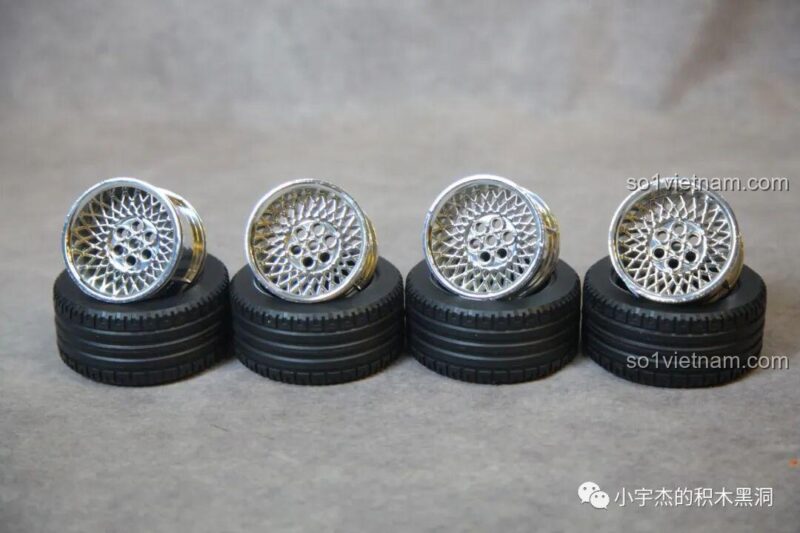 Mặt trước của mô hình Land Rover Range Rover KBOX 10512, với lưới tản nhiệt và đèn pha chi tiết. Đồ chơi xây dựng xe SUV cho con trai 14 tuổi, thiết kế ấn tượng, giá trị cao.