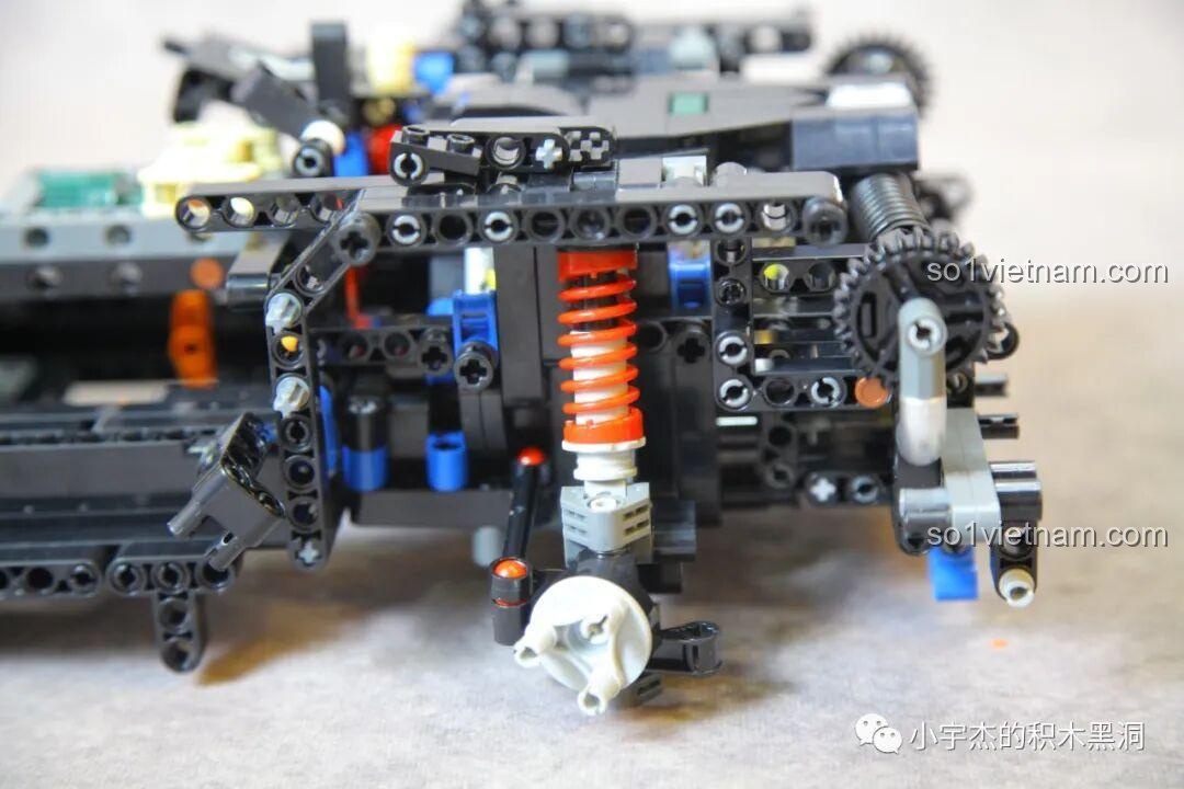 Ống mềm màu đen được sử dụng để trang trí, tăng thêm vẻ chân thực cho động cơ KBOX 10512 Land Rover Range Rover.