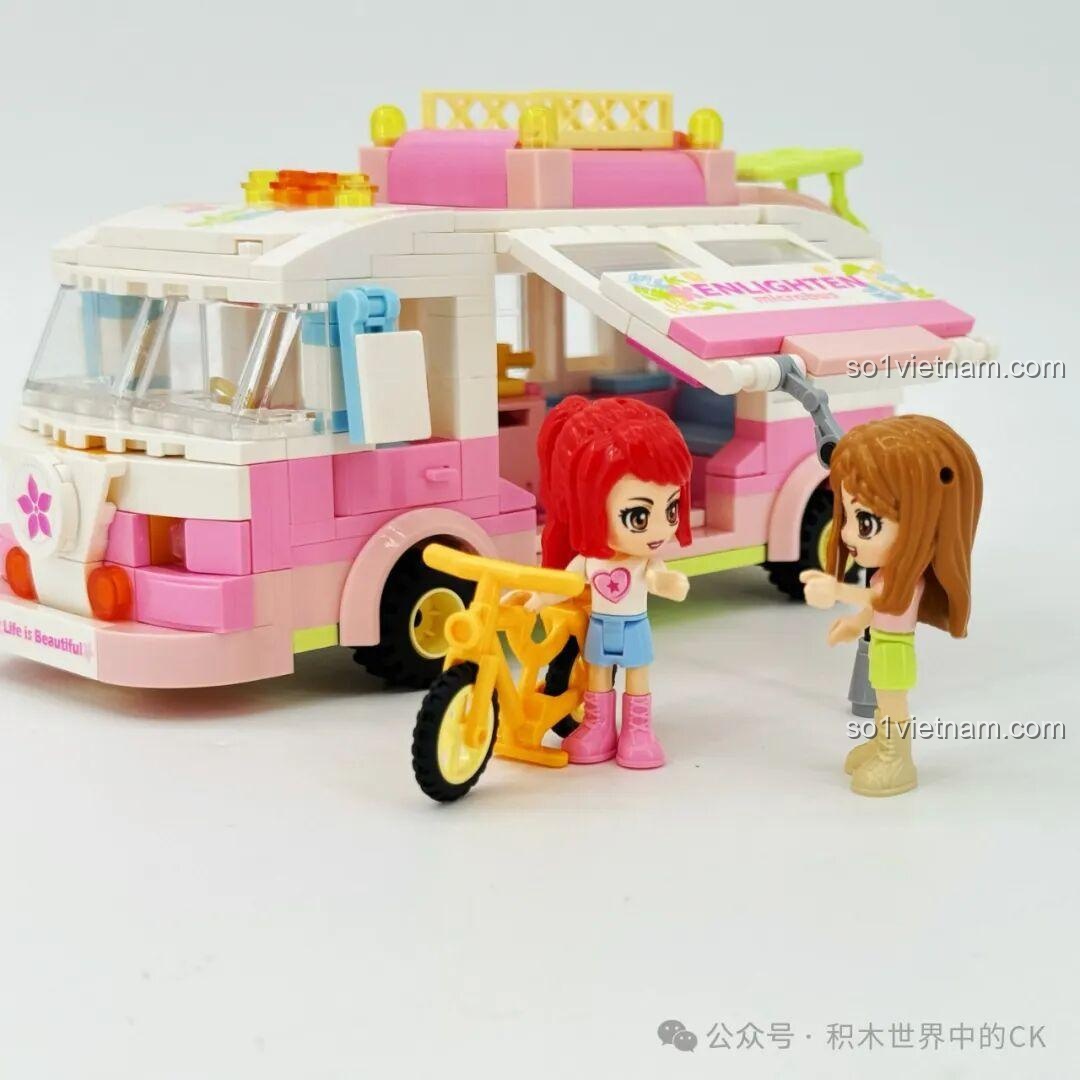 Cảnh dã ngoại với bộ Xe Cắm Trại Keeppley 33019