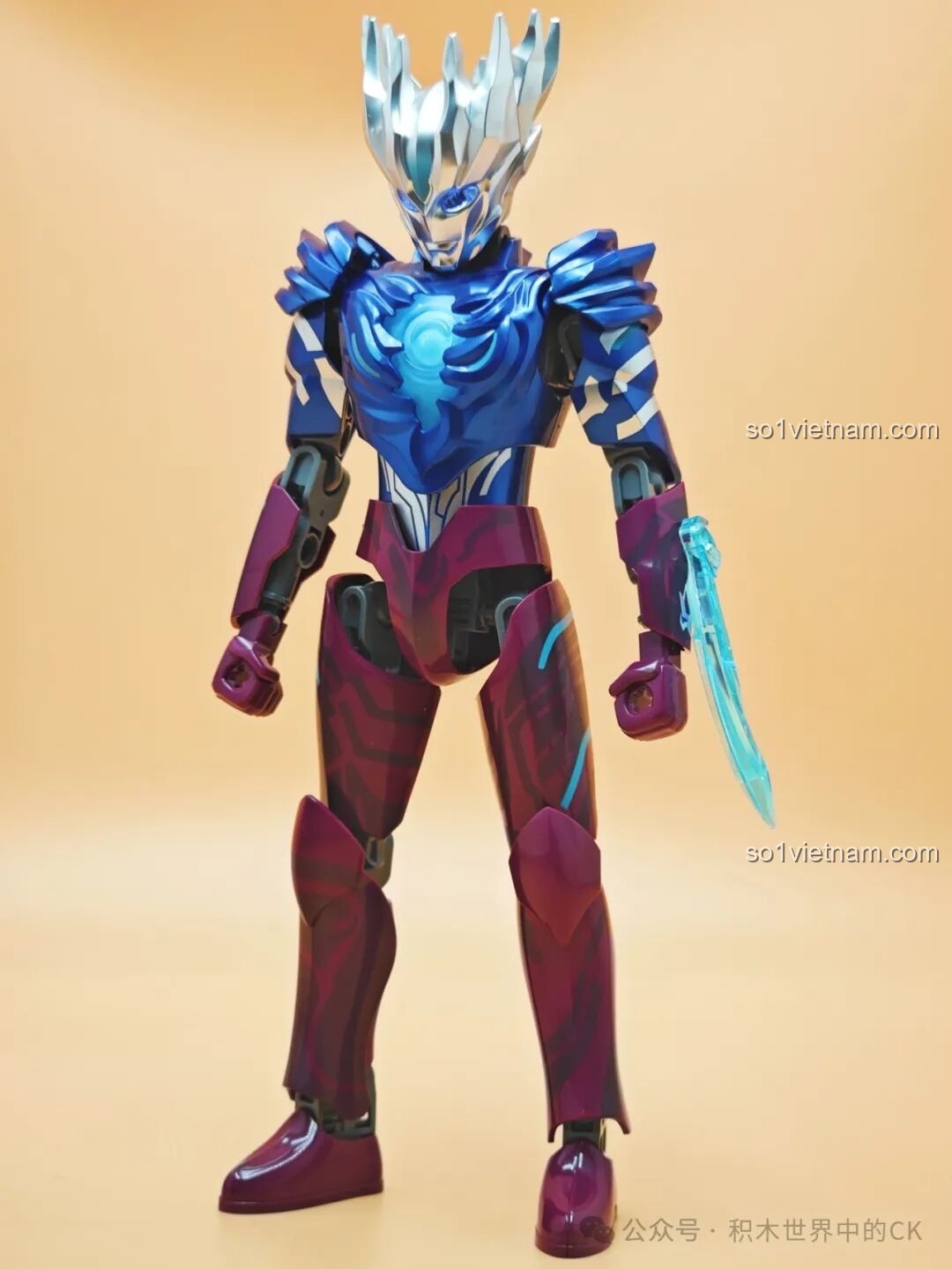 Mô hình Keeppley 75219 Ultraman Zero hoàn thiện nhìn từ phía trước