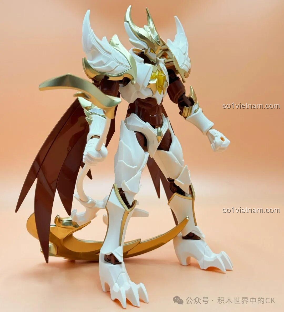 Mô hình Bạch Khởi - Tử Thần Trắng Keeppley 78014 với đôi cánh quạ và vũ khí đang quỳ rủa phía sau lưng, đồ chơi lắp ráp cho bé trai 14 tuổi