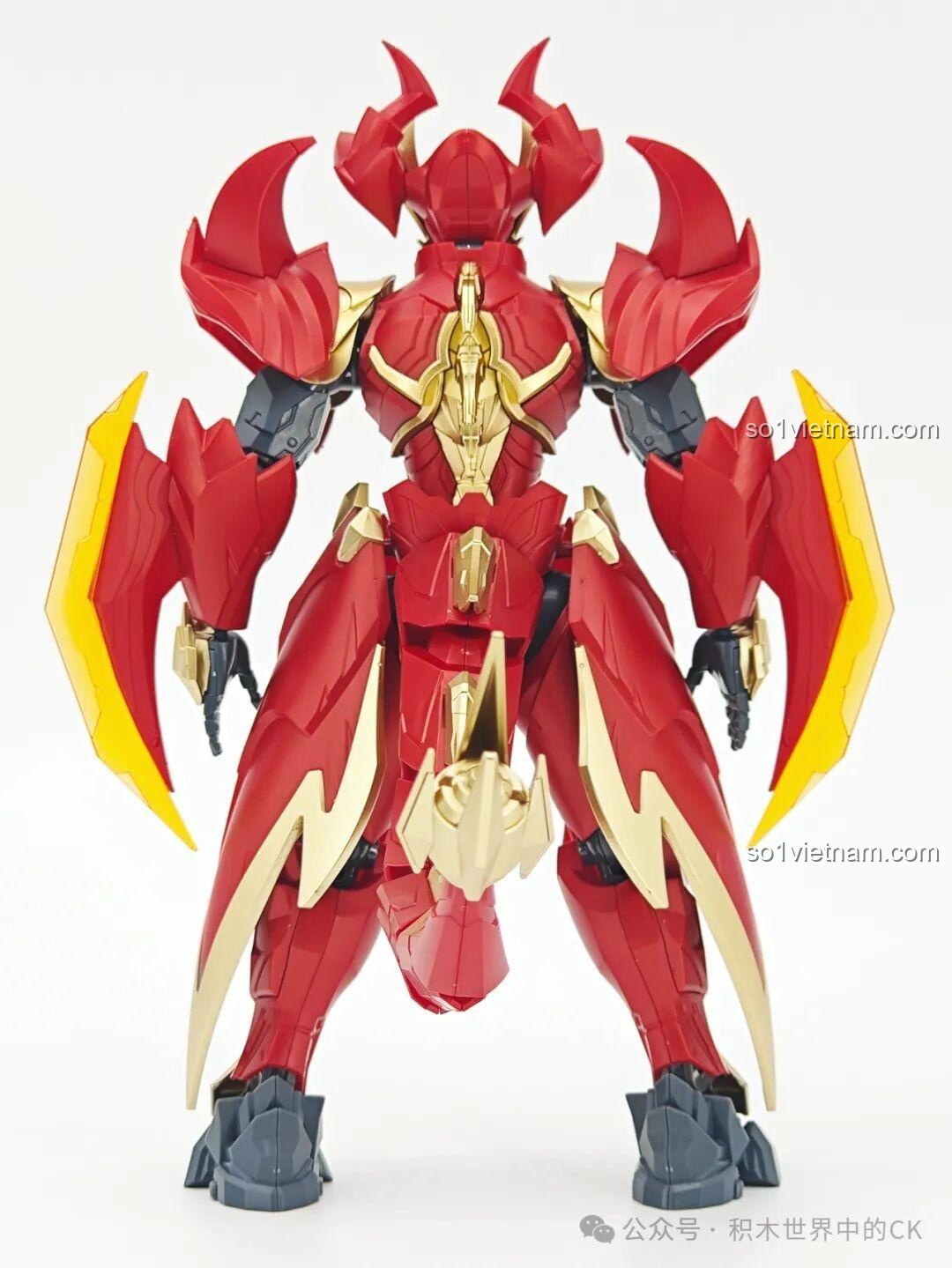 Mô hình Mecha Mặc Tử nhìn từ phía sau, nổi bật với phần giáp lưng và đuôi rồng cơ khí.