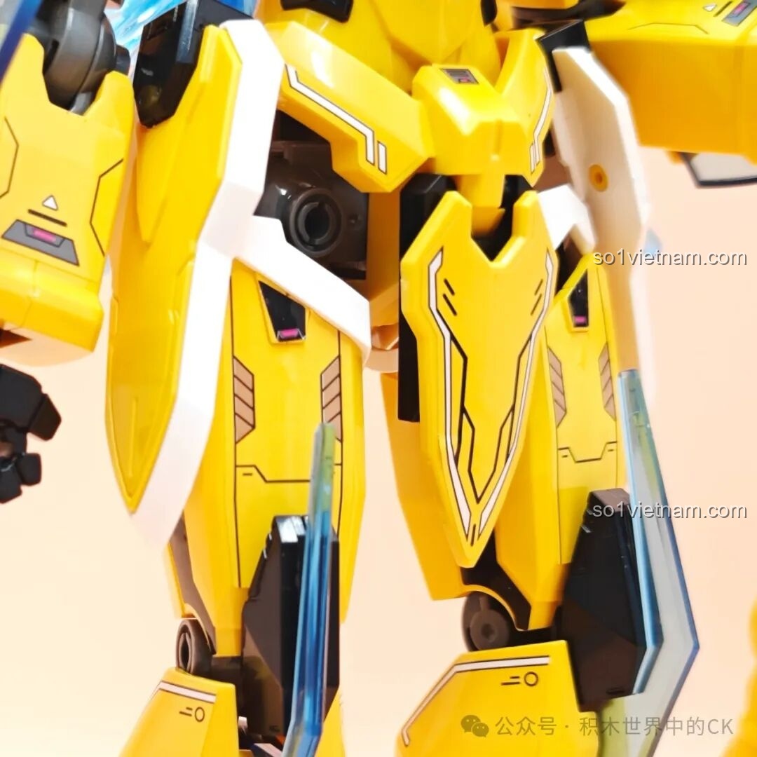 Phần chân của Keeppley 81010 Robot Lôi Điểu Cơ Thần.