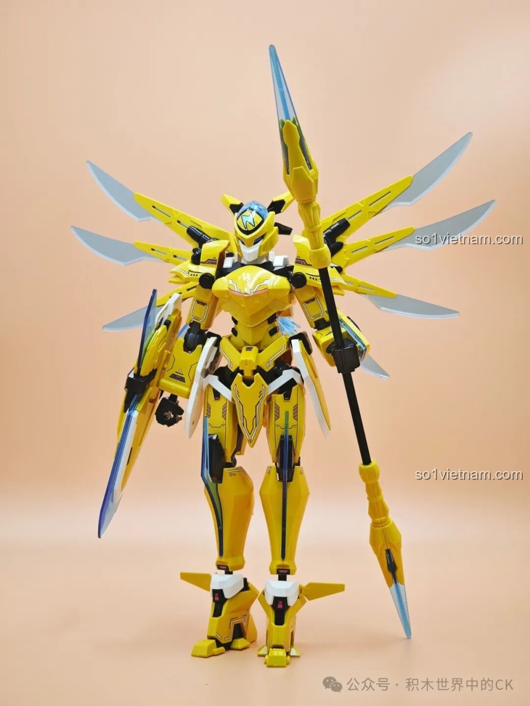 Thành phẩm Keeppley 81010 Robot Lôi Điểu Cơ Thần nhìn từ phía trước.