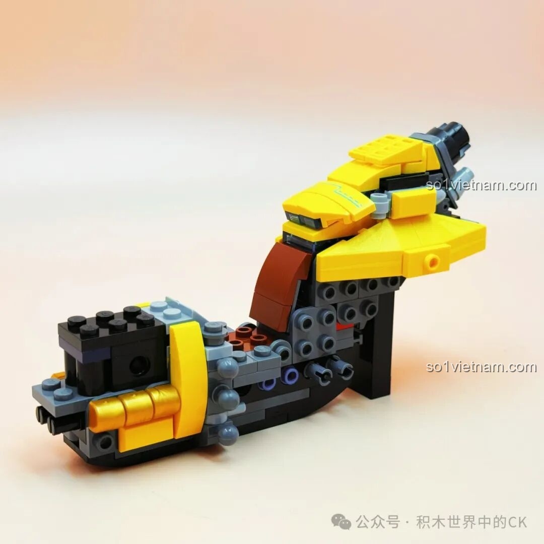 Cận cảnh chi tiết phần thân xe của bộ Keeppley 81017 