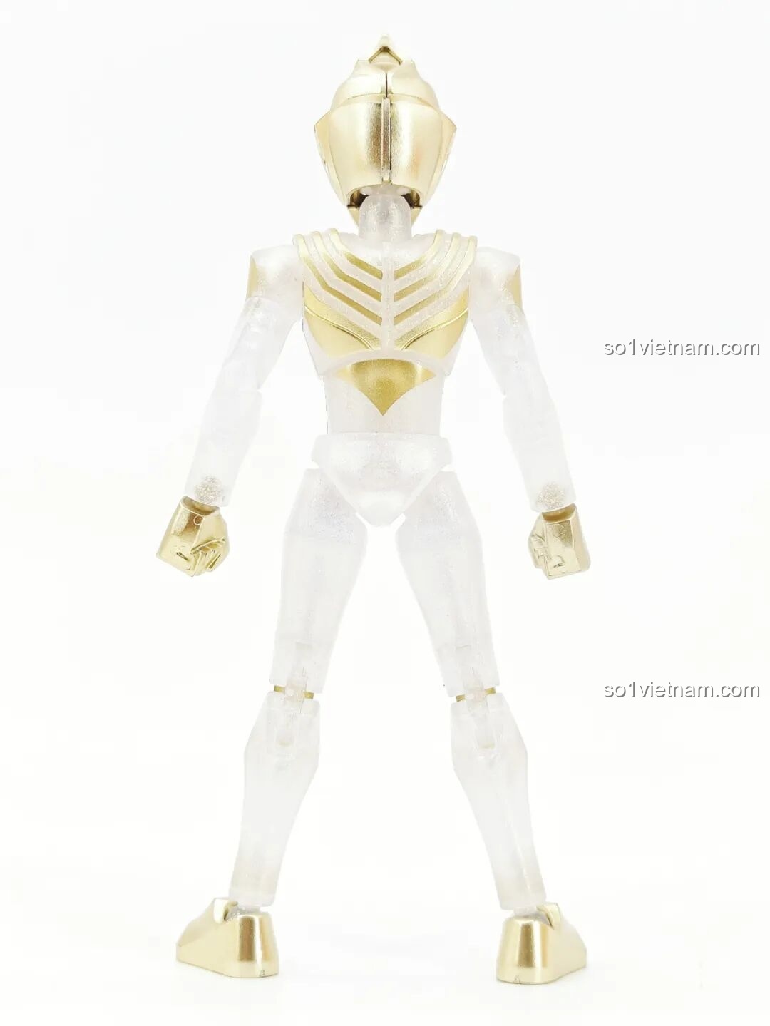 Tiga Ultraman Bạch Kim trên nền trắng