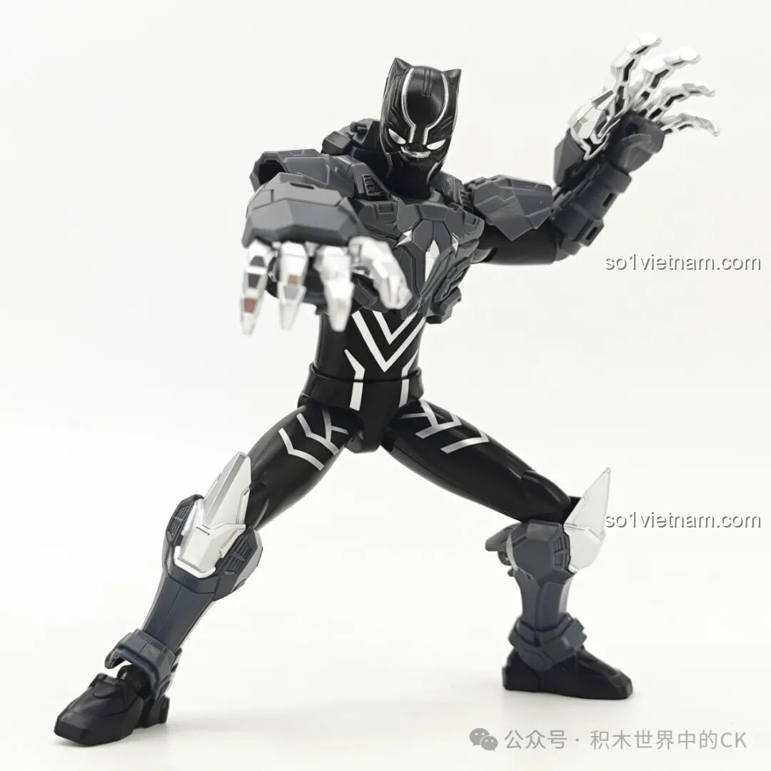 Mô hình Black Panther của Keeppley với các phụ kiện