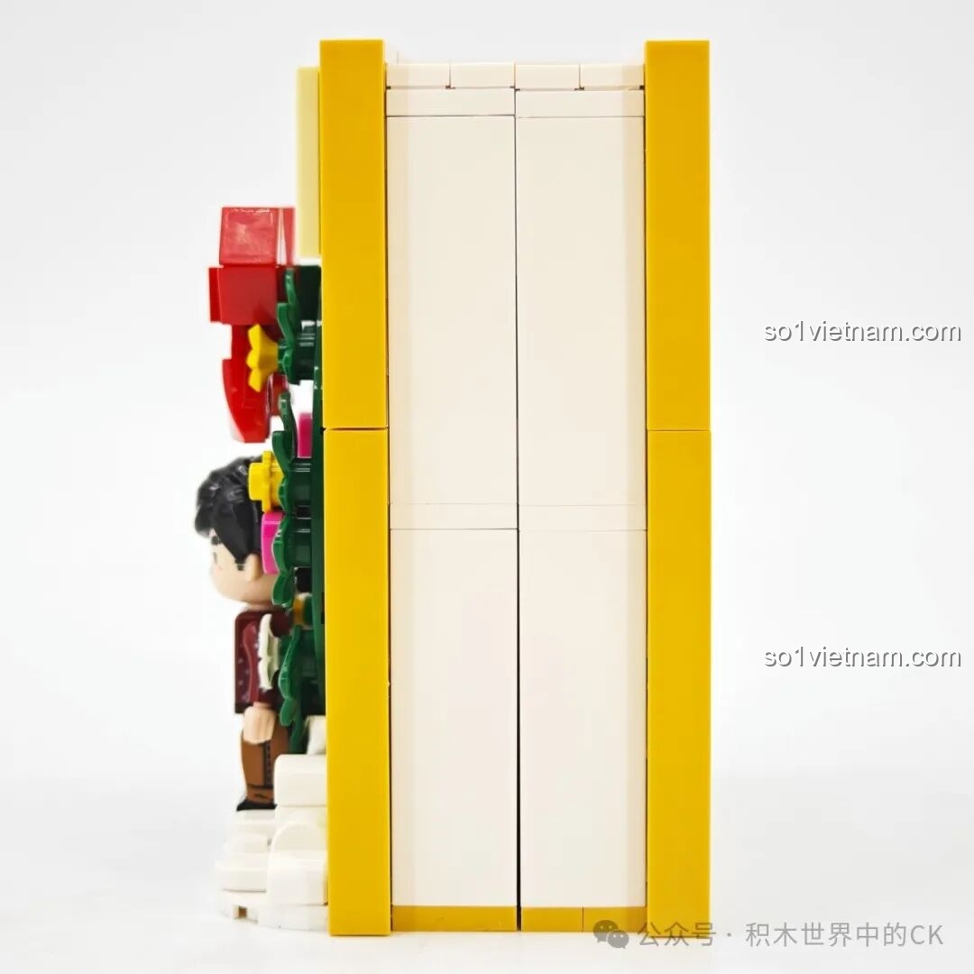 Chi tiết đèn chiếu sáng lớn trong mô hình Chuyện Miền Tây Châu Đốc Keeppley