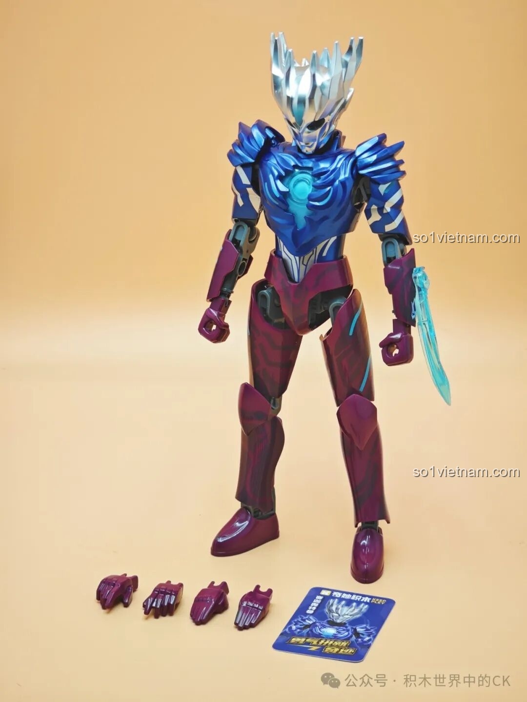 Các cặp tay thay thế của mô hình Dark Ultraman